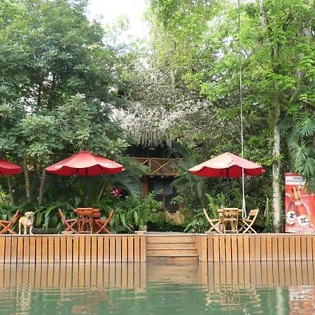 Hotel Kangaroo Y Restaurante Rio Dulce Town Extérieur photo