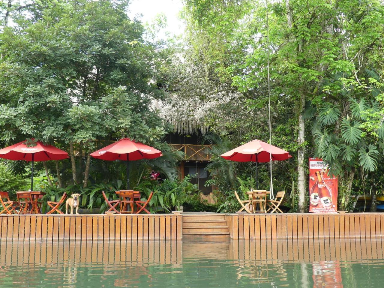 Hotel Kangaroo Y Restaurante Rio Dulce Town Extérieur photo