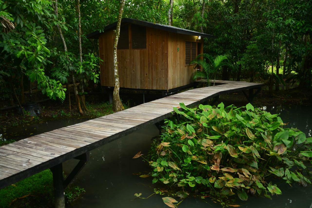 Hotel Kangaroo Y Restaurante Rio Dulce Town Extérieur photo