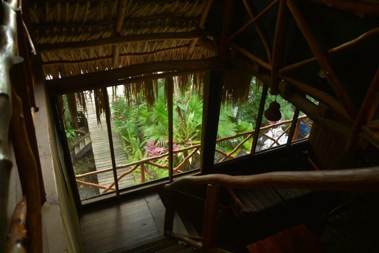 Hotel Kangaroo Y Restaurante Rio Dulce Town Extérieur photo