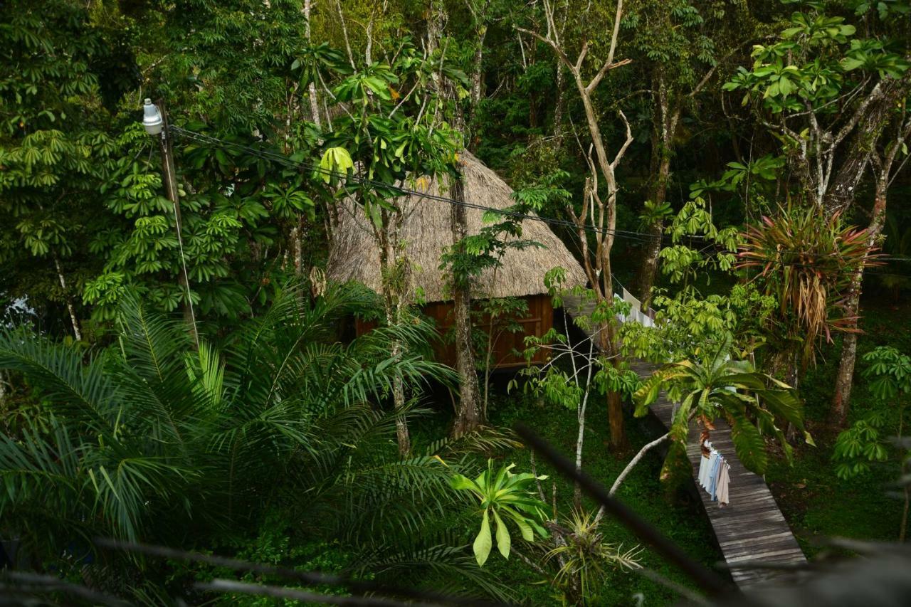 Hotel Kangaroo Y Restaurante Rio Dulce Town Extérieur photo