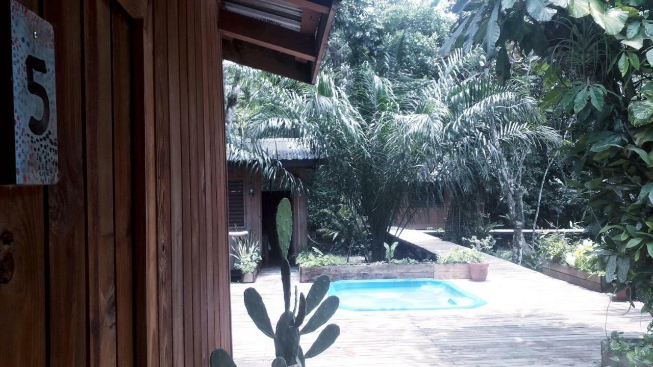 Hotel Kangaroo Y Restaurante Rio Dulce Town Extérieur photo