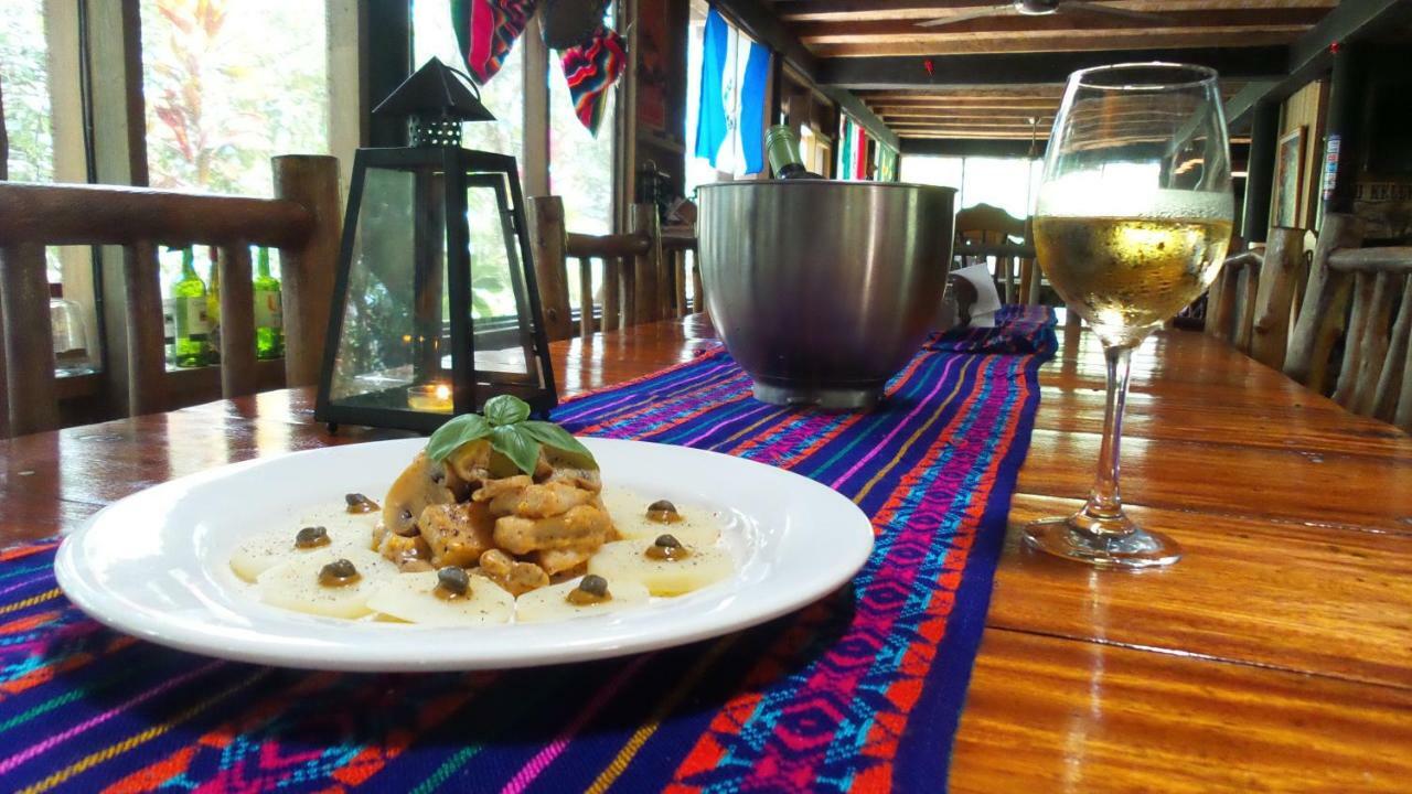 Hotel Kangaroo Y Restaurante Rio Dulce Town Extérieur photo